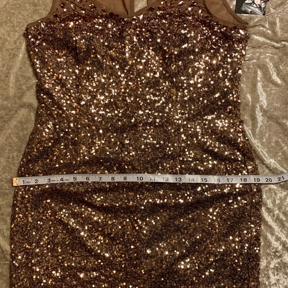 NWT - Glamorous sequined cocktail dress. 🍸 - Picture 9 of 10